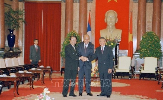 Vai tr&ograve; của đồng ch&iacute; Khamtay Siphandone trong quan hệ Việt Nam - L&agrave;o