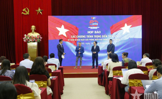 Tường thuật trực tiếp Lễ kỷ niệm, diễu binh, diễu h&agrave;nh 50 năm Ng&agrave;y Giải ph&oacute;ng miền Nam, thống nhất đất nước tr&ecirc;n VTV1