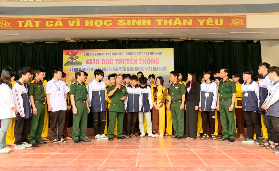 Gi&aacute;o dục truyền thống cho học sinh nh&acirc;n Kỷ niệm 50 năm giải ph&oacute;ng miền Nam thống nhất đất nước