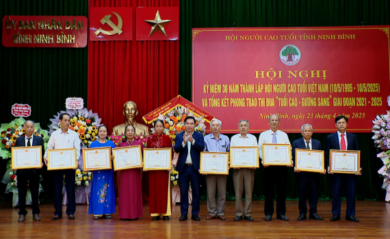 Kỷ niệm 30 năm Ng&agrave;y th&agrave;nh lập Hội Người cao tuổi Việt Nam v&agrave; tổng kết phong tr&agrave;o thi đua "Tuổi cao-gương s&aacute;ng&rdquo;