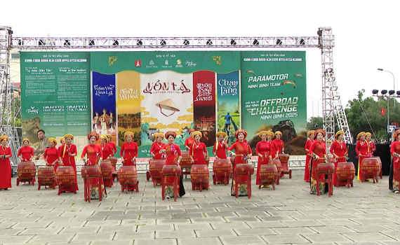 Khai mạc N&oacute;n l&aacute; Việt Nam Festival 2025