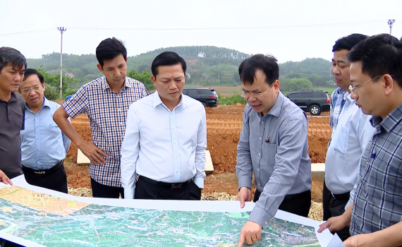 Đồng ch&iacute; Ph&oacute; Chủ tịch UBND tỉnh kiểm tra tiến độ Dự &aacute;n Đ&ocirc;ng T&acirc;y (giai đoạn I)