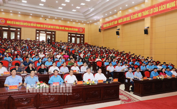 Lễ ph&aacute;t động Th&aacute;ng C&ocirc;ng nh&acirc;n v&agrave; Th&aacute;ng h&agrave;nh động về an to&agrave;n, vệ sinh lao động năm 2025