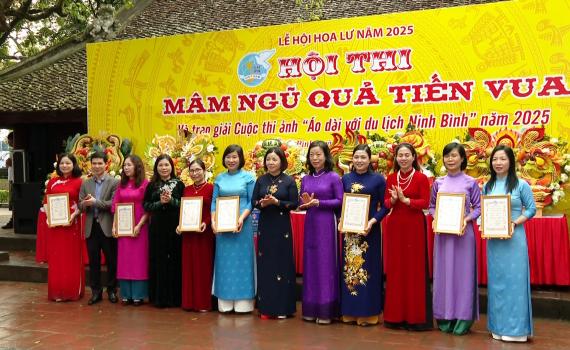 Hội thi "M&acirc;m ngũ quả tiến Vua" 