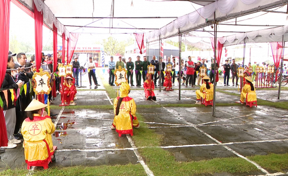 Nhiều tr&ograve; chơi d&acirc;n gian tại Lễ Hội Hoa Lư