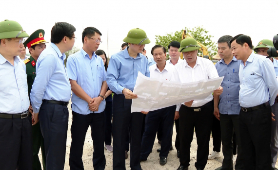 Đồng ch&iacute; B&iacute; thư Tỉnh ủy Đo&agrave;n Minh Huấn kiểm tra c&ocirc;ng t&aacute;c ph&ograve;ng, chống thi&ecirc;n tai năm 2025