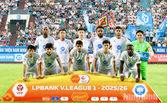 V&ograve;ng 18 V-League 2025-2026: Th&eacute;p Xanh Nam Định đứt mạch bất bại trước Ho&agrave;ng Anh Gia Lai