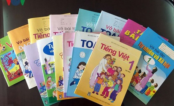Bộ GD-ĐT tự l&agrave;m SGK l&agrave; kh&ocirc;ng cần thiết, n&ecirc;n thu hồi ng&acirc;n s&aacute;ch