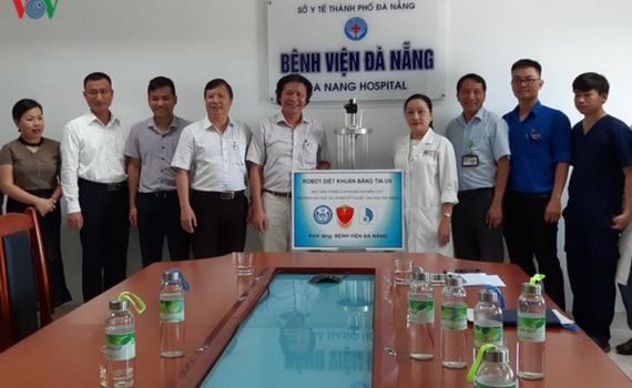 Chế tạo th&agrave;nh c&ocirc;ng Robot diệt khuẩn tia cực t&iacute;m trong bệnh viện