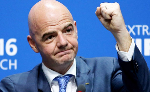 Chủ tịch FIFA cảm ơn, khen ngợi b&oacute;ng đ&aacute; Việt Nam