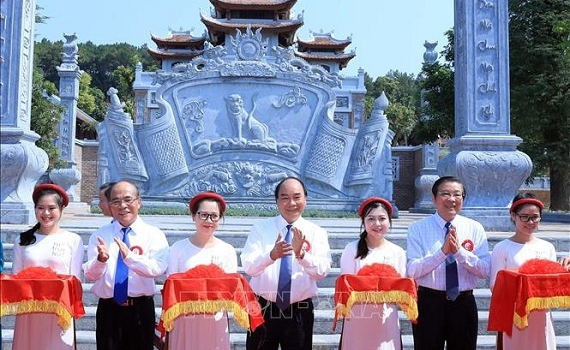 Kh&aacute;nh th&agrave;nh Đền thờ gia ti&ecirc;n Chủ tịch Hồ Ch&iacute; Minh tại Nghệ An