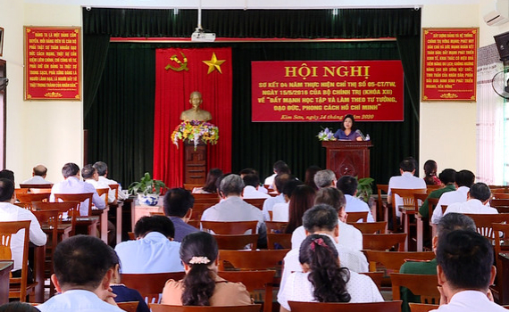 Kim Sơn sơ kết 4 năm thực hiện Chỉ thị 05 của Bộ Ch&iacute;nh trị