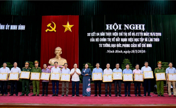 Ninh B&igrave;nh sơ kết 4 năm thực hiện Chỉ thị 05 của Bộ Ch&iacute;nh trị