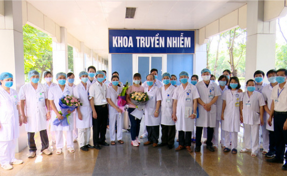 2 bệnh nh&acirc;n cuối c&ugrave;ng mắc CoVid-19 tại Ninh B&igrave;nh xuất viện