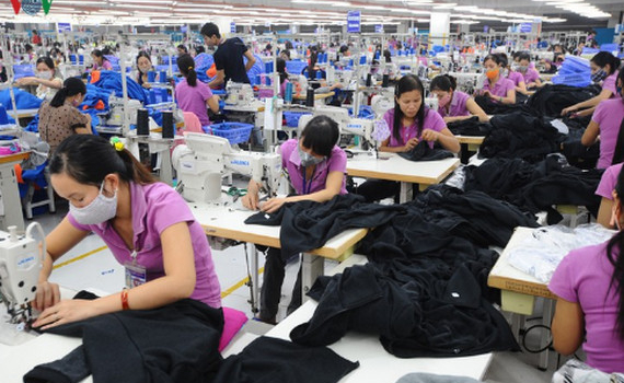 Thiếu đơn h&agrave;ng, xuất khẩu dệt may tiếp tục giảm mạnh sau đại dịch Covid-19