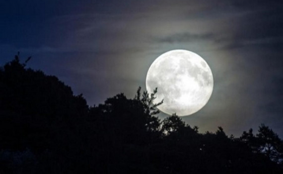 Siêu trăng đẹp nhất năm sẽ tỏa sáng trên bầu trời đêm 137
