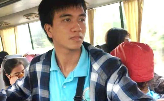Chủ tịch nước Nguyễn Xu&acirc;n Ph&uacute;c chia buồn, thăm hỏi gia đ&igrave;nh sinh vi&ecirc;n qu&ecirc;n m&igrave;nh cứu bạn