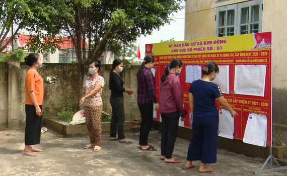 ​Cử tri v&ugrave;ng ven biển Kim Sơn hướng về ng&agrave;y bầu cử