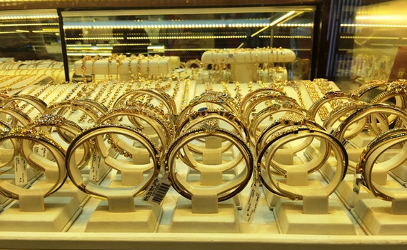 Cuối tuần, gi&aacute; v&agrave;ng tăng mạnh