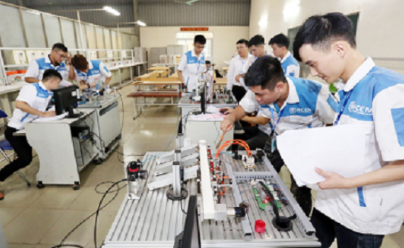 Đề xuất về dạy văn h&oacute;a trong trường nghề