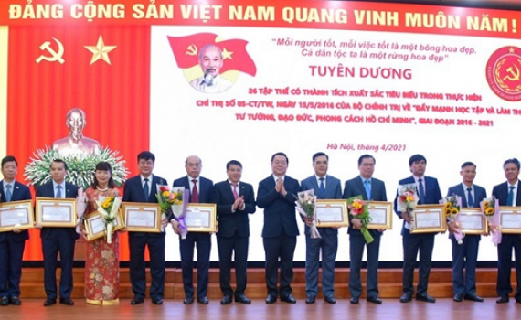 Kết luận của Bộ Ch&iacute;nh trị về tiếp tục học tập, l&agrave;m theo tư tưởng, đạo đức, phong c&aacute;ch Hồ Ch&iacute; Minh