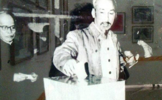 Kỷ niệm 131 năm ng&agrave;y sinh Chủ tịch Hồ Ch&iacute; Minh (19.5.1890 - 19.5.2021) B&aacute;c Hồ l&agrave;m nghĩa vụ cử tri 