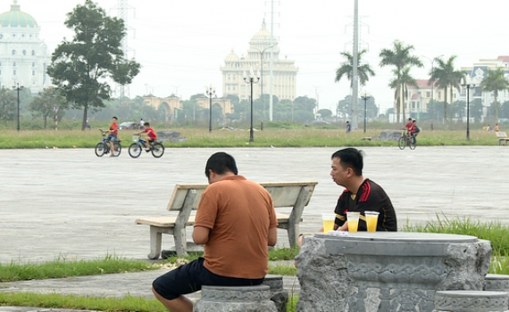 Một bộ phận người d&acirc;n chưa chấp h&agrave;nh nghi&ecirc;m việc đeo khẩu trang nơi c&ocirc;ng cộng