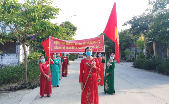 Ninh B&igrave;nh tưng bừng ng&agrave;y hội non s&ocirc;ng