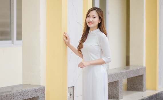 Th&iacute; sinh Ho&agrave;ng Thị Diệu Linh - SBD 23