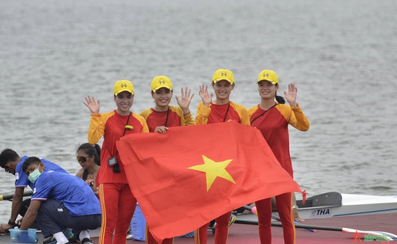 Đo&agrave;n Việt Nam vươn l&ecirc;n dẫn đầu với 10 huy chương v&agrave;ng
