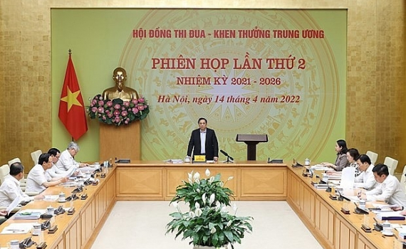 Thi đua, khen thưởng b&aacute;m s&aacute;t nhiệm vụ phục hồi, ph&aacute;t triển kinh tế - x&atilde; hội