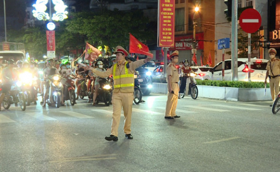 Ninh B&igrave;nh đảm bảo ATGT sau trận chung kết b&oacute;ng đ&aacute; nam SEA Games 31