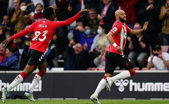 Liverpool &ldquo;sống lại&rdquo; hy vọng v&ocirc; địch Ngoại hạng Anh
