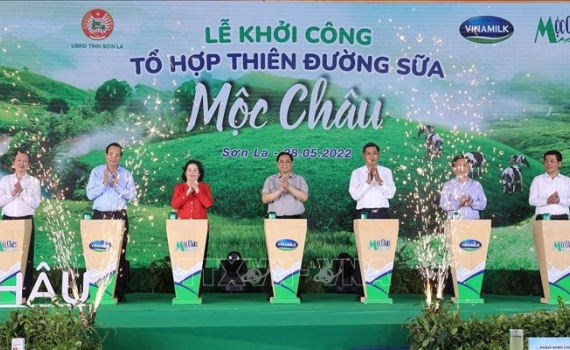 Thủ tướng Phạm Minh Ch&iacute;nh dự lễ khởi c&ocirc;ng tổ hợp Thi&ecirc;n đường sữa Mộc Ch&acirc;u