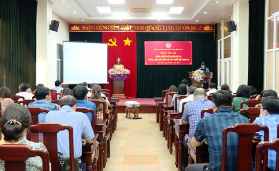 C&ocirc;ng đo&agrave;n Vi&ecirc;n chức tỉnh tuy&ecirc;n truyền về x&acirc;y dựng ch&iacute;nh quyền điện tử v&agrave; chuyển đổi số
