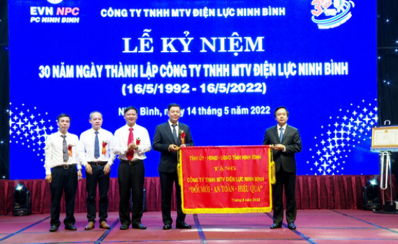 Kỷ niệm 30 năm th&agrave;nh lập C&ocirc;ng ty TNHH MTV Điện lực Ninh B&igrave;nh