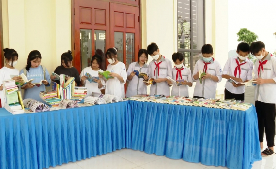 Diễn đ&agrave;n "Phụ nữ, S&aacute;ch v&agrave; Cuộc sống" tại x&atilde; Ph&uacute; Sơn