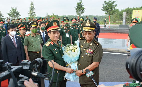 Giao lưu hữu nghị qu&ocirc;́c phòng bi&ecirc;n giới Vi&ecirc;̣t Nam-Campuchia l&acirc;̀n thứ nh&acirc;́t ch&iacute;nh thức bắt đầu