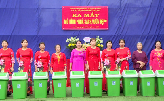 Hội LHPN huyện Nho Quan ra mắt m&ocirc; h&igrave;nh nh&agrave; sạch vườn đẹp