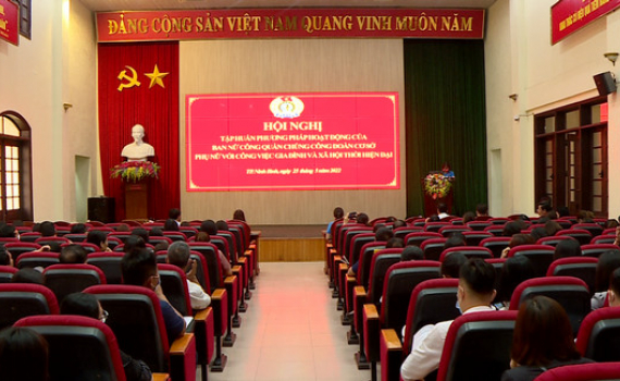 LĐLĐ th&agrave;nh phố Ninh B&igrave;nh tập huấn phương ph&aacute;p hoạt động của Ban nữ c&ocirc;ng quần ch&uacute;ng 
