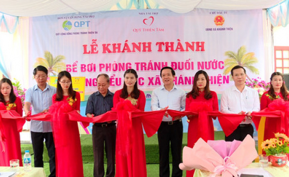 Kh&aacute;nh th&agrave;nh, b&agrave;n giao 2 c&ocirc;ng tr&igrave;nh bể bơi ph&ograve;ng chống đuối nước cho trẻ em tại Y&ecirc;n Kh&aacute;nh v&agrave; Hoa Lư