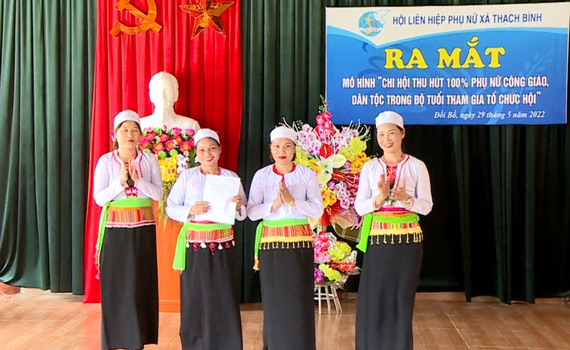Ra mắt m&ocirc; h&igrave;nh Chi hội thu h&uacute;t 100% phụ nữ c&ocirc;ng gi&aacute;o, d&acirc;n tộc thiểu số tại x&atilde; Thạch B&igrave;nh