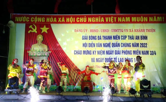 Y&ecirc;n Kh&aacute;nh: S&ocirc;i nổi c&aacute;c hoạt động ch&agrave;o mừng kỷ niệm 30/4, 1/5 