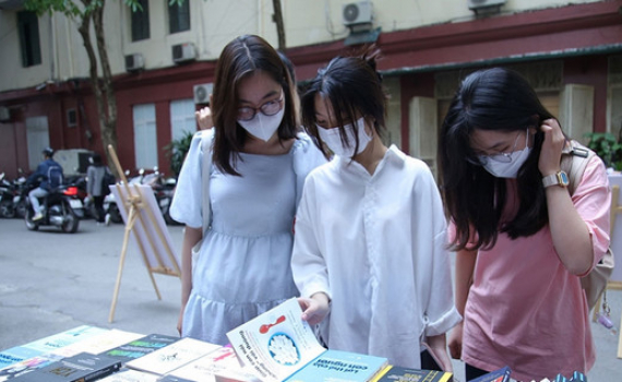 Tổ chức Tuần lễ S&aacute;ch Khoa học v&agrave; C&ocirc;ng nghệ lần thứ I