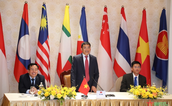 Hội thảo th&uacute;c đẩy S&aacute;ng kiến của Việt Nam về đặt cờ ASEAN