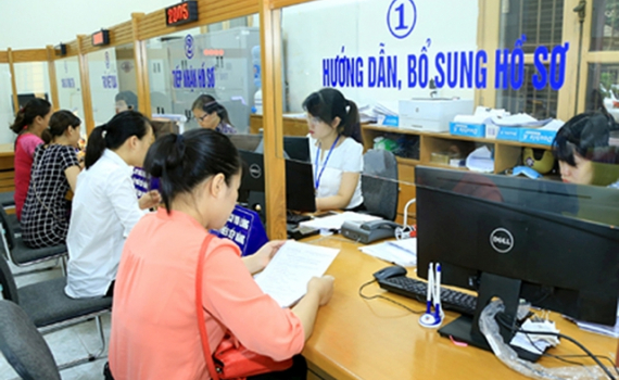 Kh&ocirc;ng y&ecirc;u cầu xuất tr&igrave;nh sổ hộ khẩu giấy khi giải quyết thủ tục h&agrave;nh ch&iacute;nh lĩnh vực gi&aacute;o dục