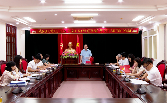 Thảo luận, thống nhất việc tiếp thu, chỉnh sửa, ho&agrave;n thiện bản thảo s&aacute;ch Lịch sử Đảng bộ tỉnh Ninh B&igrave;nh 