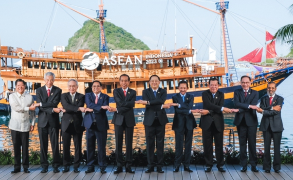 Hội nghị Cấp cao ASEAN lần thứ 42 ch&iacute;nh thức khai mạc