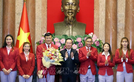 Chủ tịch nước V&otilde; Văn Thưởng biểu dương c&aacute;c &ldquo;gương mặt v&agrave;ng&rdquo; của Đo&agrave;n Thể thao Việt Nam tại SEA Games 32