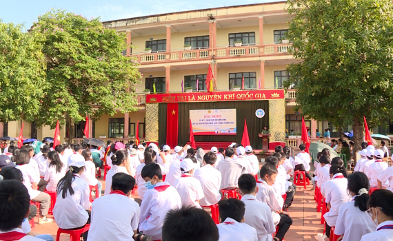 Sơ kết 1 năm thực hiện m&ocirc; h&igrave;nh "C&acirc;u lạc bộ phổ biến ph&aacute;p luật trong trường học"